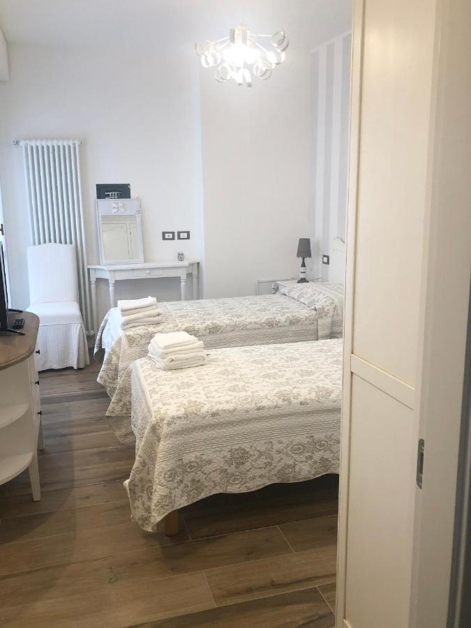 La Rosa Bianca Bed & Breakfast Роцано Екстериор снимка